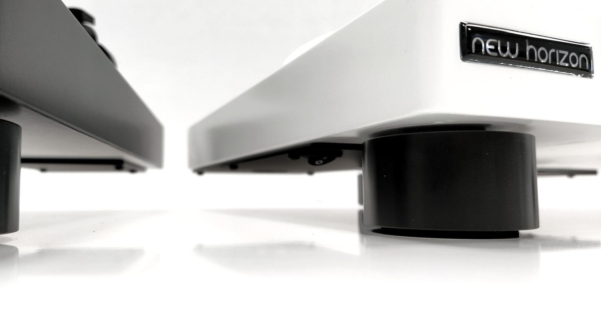 New Horizon 303i Turntable
