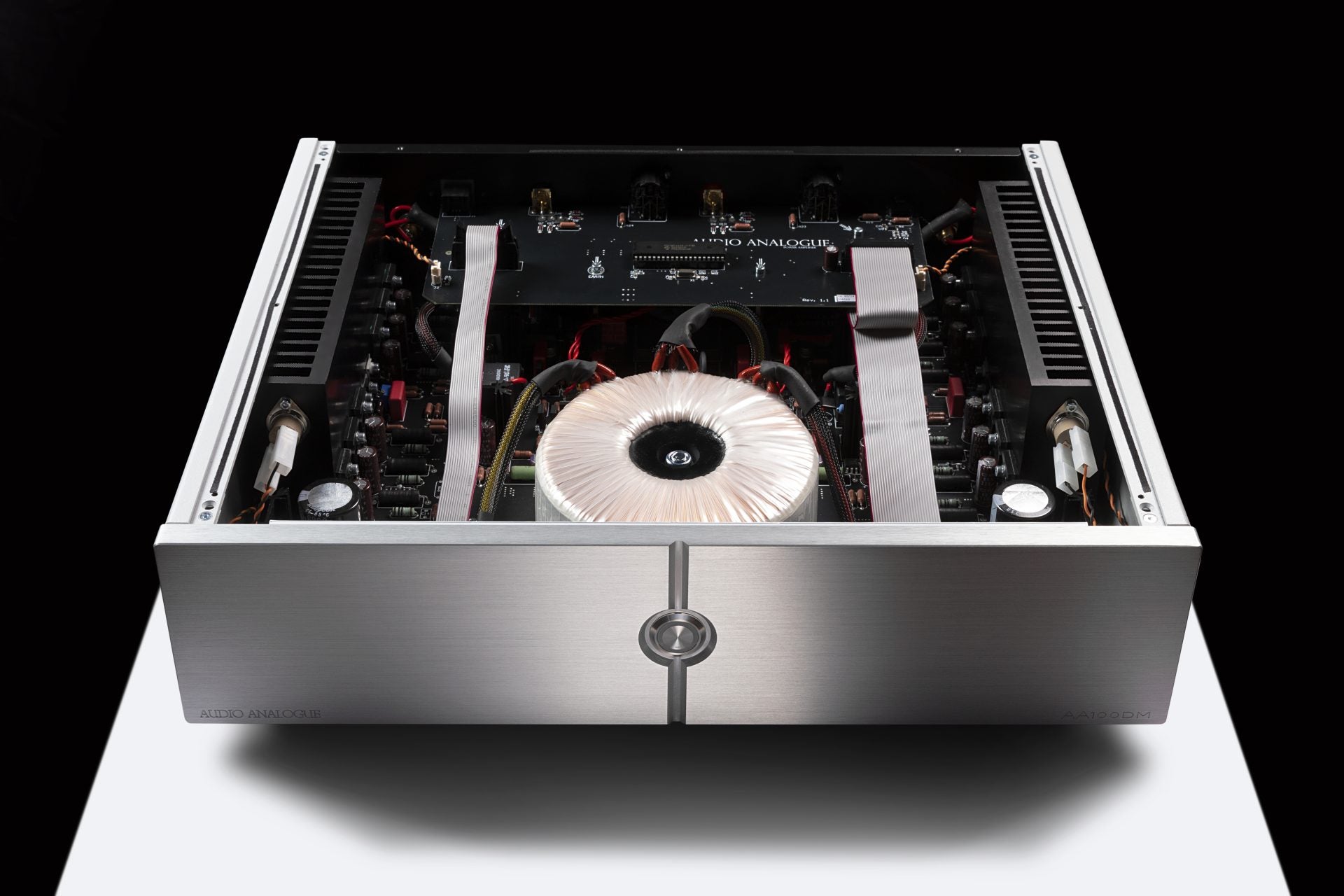 Audio Analogue AA100DM Zero Feedback Power amplifier