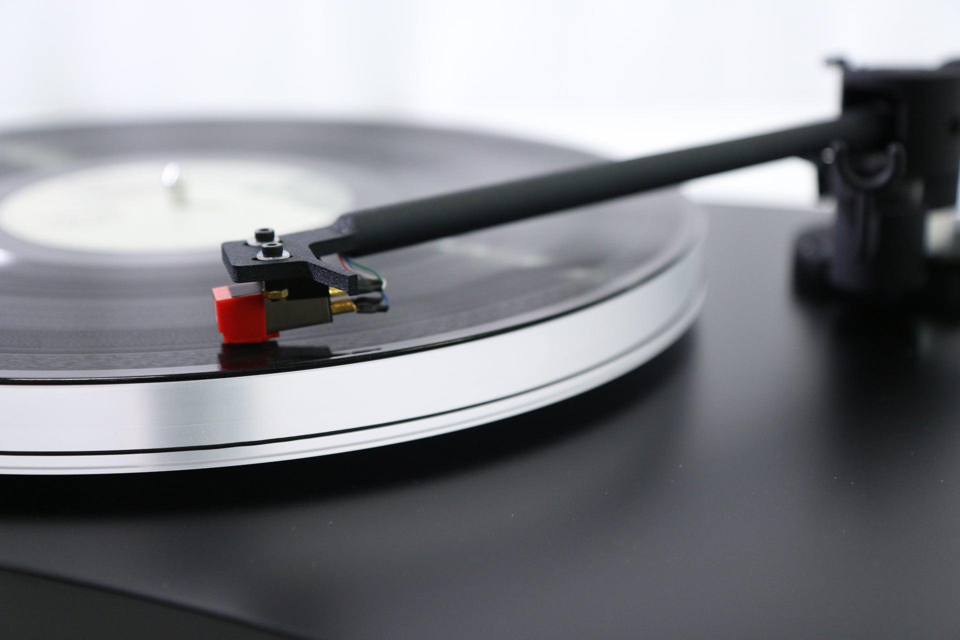 New Horizon 202  Manual Turntable