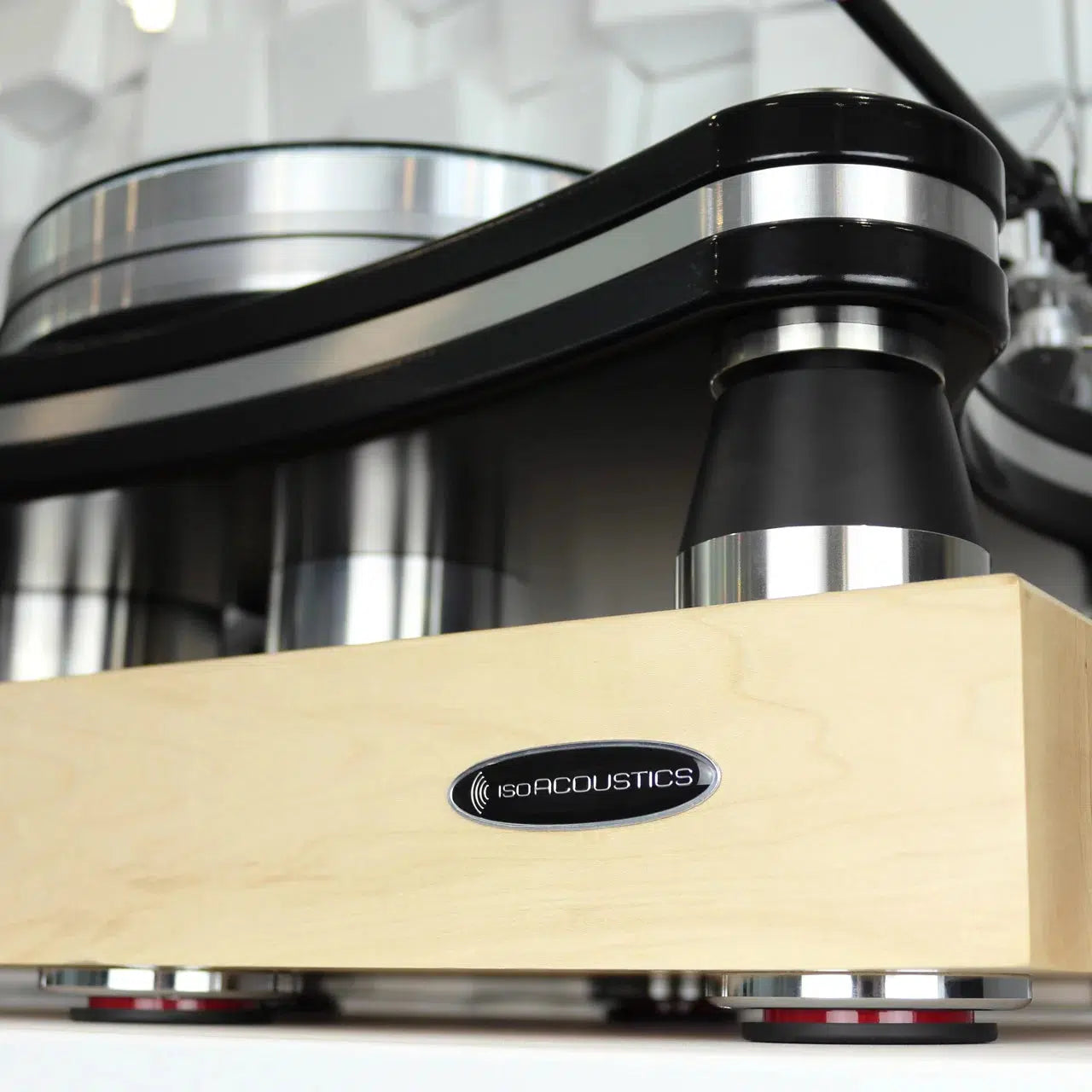 IsoAcoustics Delos 1815M1 - Maple Turntable & Component Isolation Platform