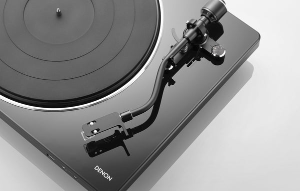 Denon DP-450USB Hi-Fi Turntable with Original S-Shape Tonearm and USB by Audio Influence